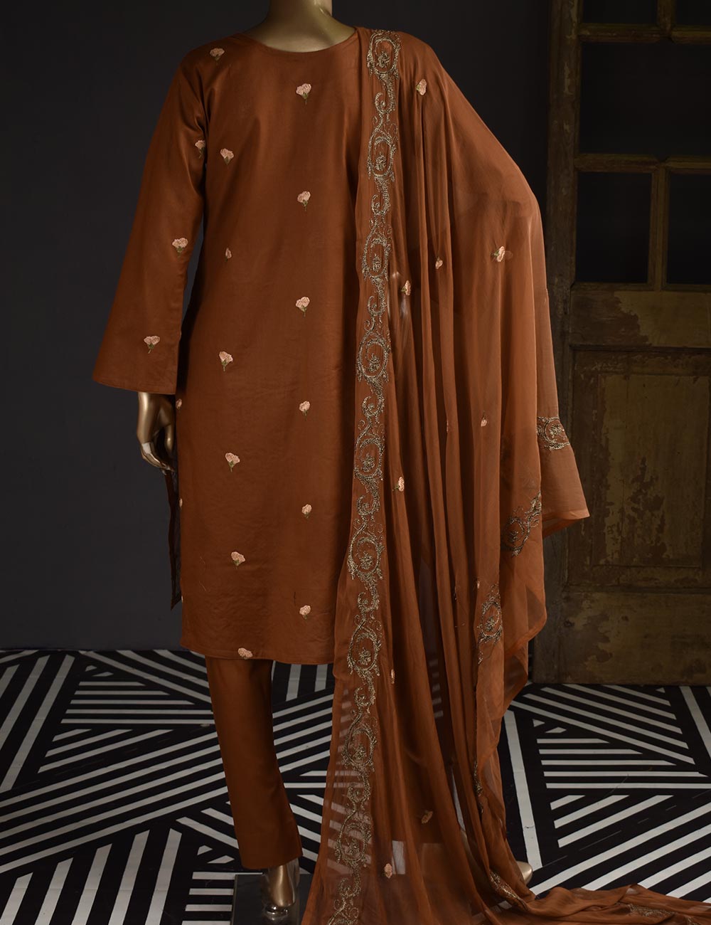 3 Pc Unstitched Embroidered Lawn Dress with Chiffon Embroidered Dupatta - Estonia (ZEB-5A)